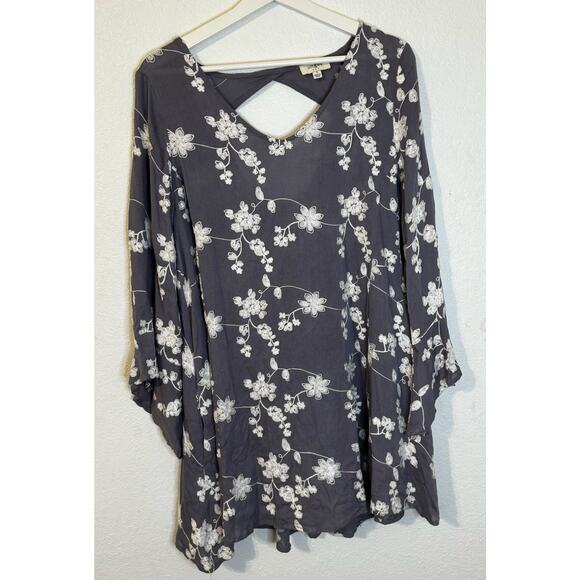 Umgee Dress Floral Embroidery Design Flared Sleeves Gray Size Small‎ - Picture 1 of 8